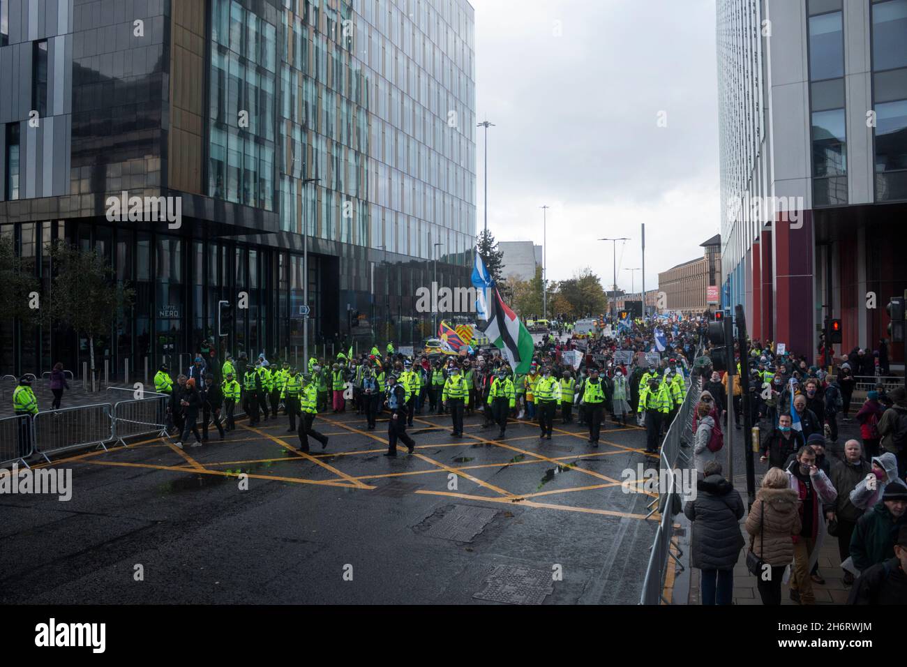 Glasgow protestmarsch während der COP26. Globaler Aktionstag Klimawandel Stockfoto
