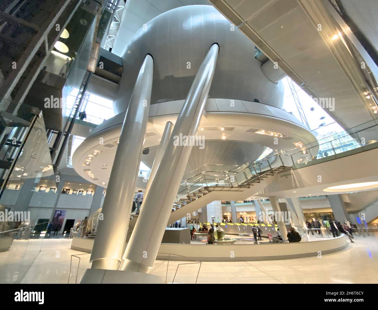 Die Halle des Universums im Rosenzentrum für Erde und Weltraum. Dorothy und Lewis B. Cullman Hall of the Universe, präsentiert die Entdeckungen der modernen Astrophysik. Stockfoto