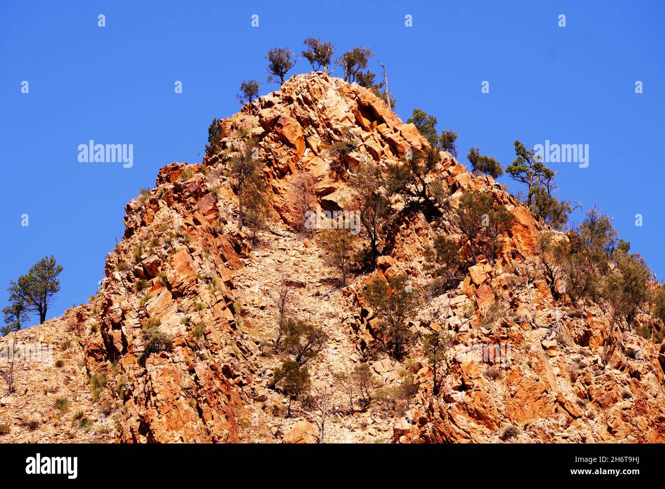 Berggipfel in der Nähe von Parachilna in den Flinders Ranges in Australien Stockfoto