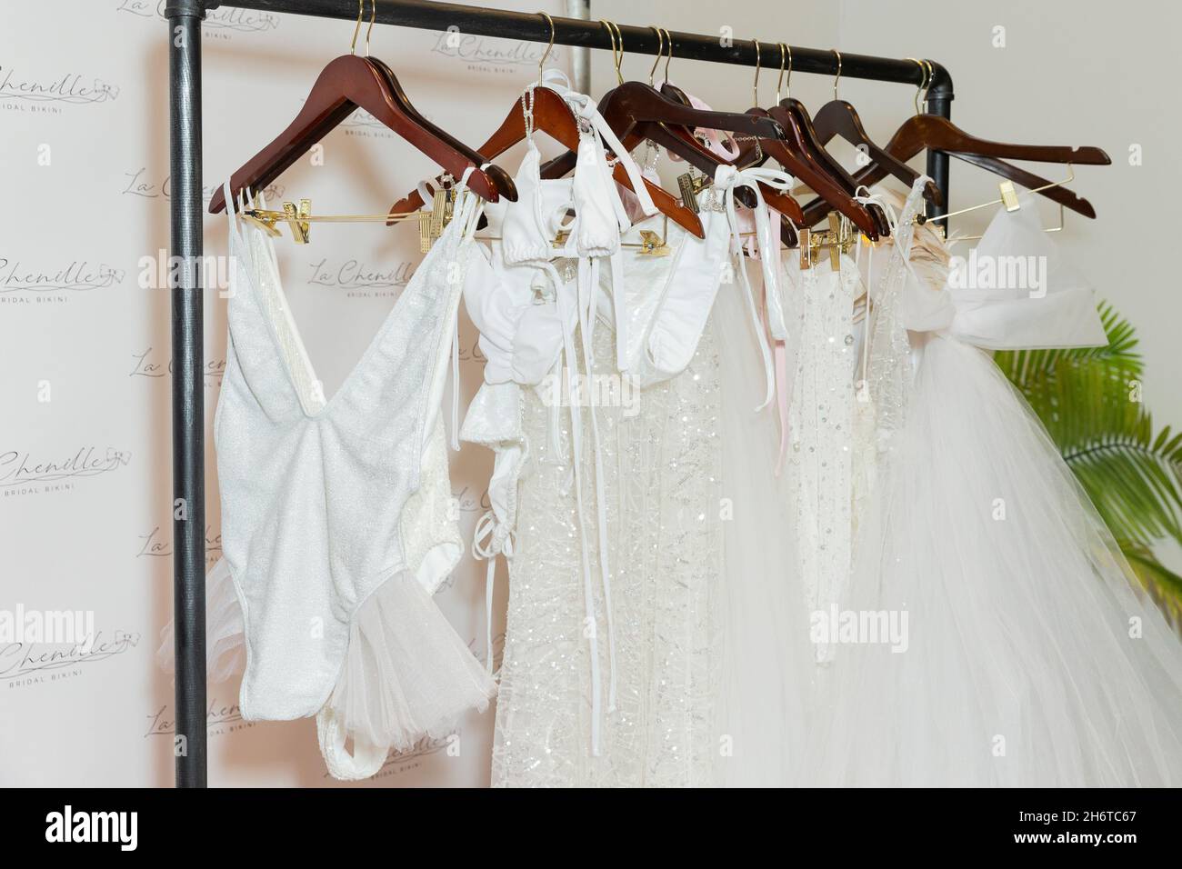 New York, NY - 17. November 2021: Musterkleider, die während des La Chenille Bridal Bikinis gesehen wurden, zeigen die erste Kollektion von Demi Thomas und Nikan Mangani in der Perry Street 132 Stockfoto