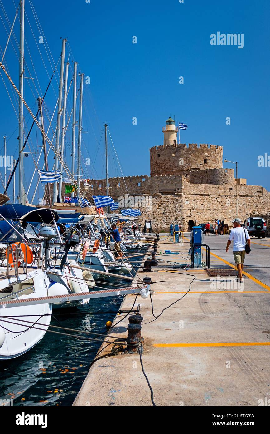 Marina und Festung von Rhodos Stadt Stockfoto