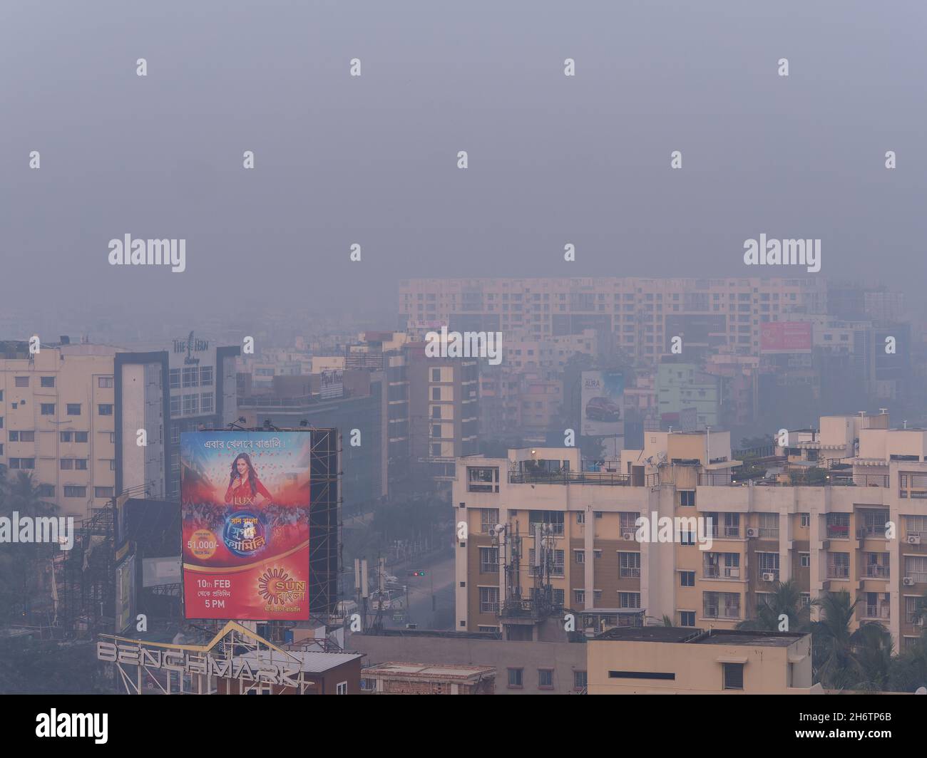 Luftverschmutzung in Kalkutta, Indien, gehört zu den am stärksten verschmutzten Großstädten der Welt. Stockfoto