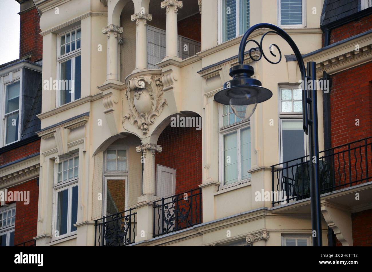 Einige Fotos, die während eines Nachmittagsspaziergangs durch den schönen Stadtteil Kensington und Chelsea im Herbst in London aufgenommen wurden. Stockfoto