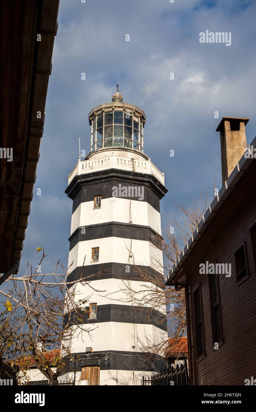 Vorderansicht des alten Leuchtturms von Şile Stockfoto