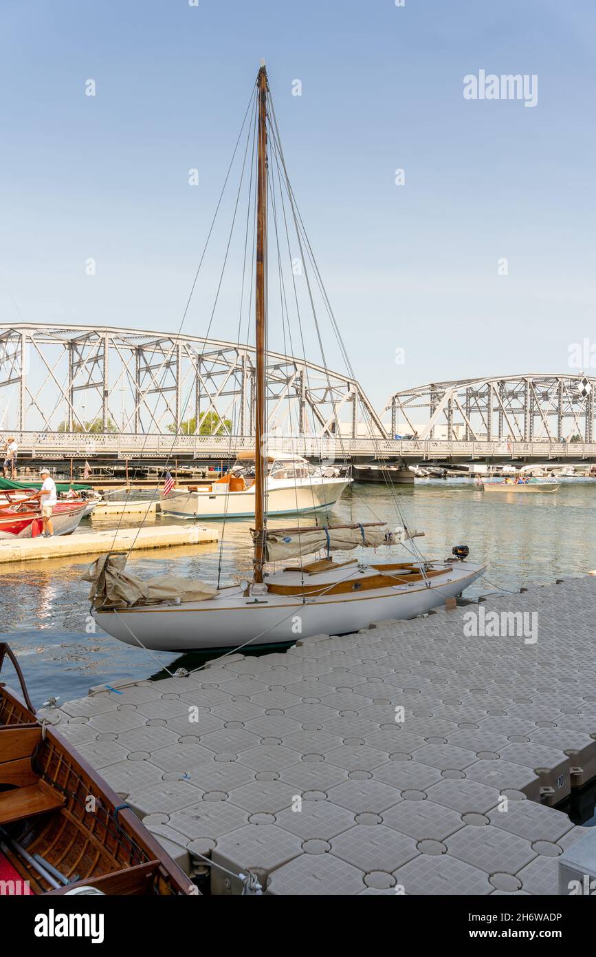 Diese Bilder stammen von einem Sitka DIY Boot Building Festival, das ich im vergangenen Sommer im Door County Maritime Museum in Sturgeon Bay Wisconsin fotografiert habe. Stockfoto