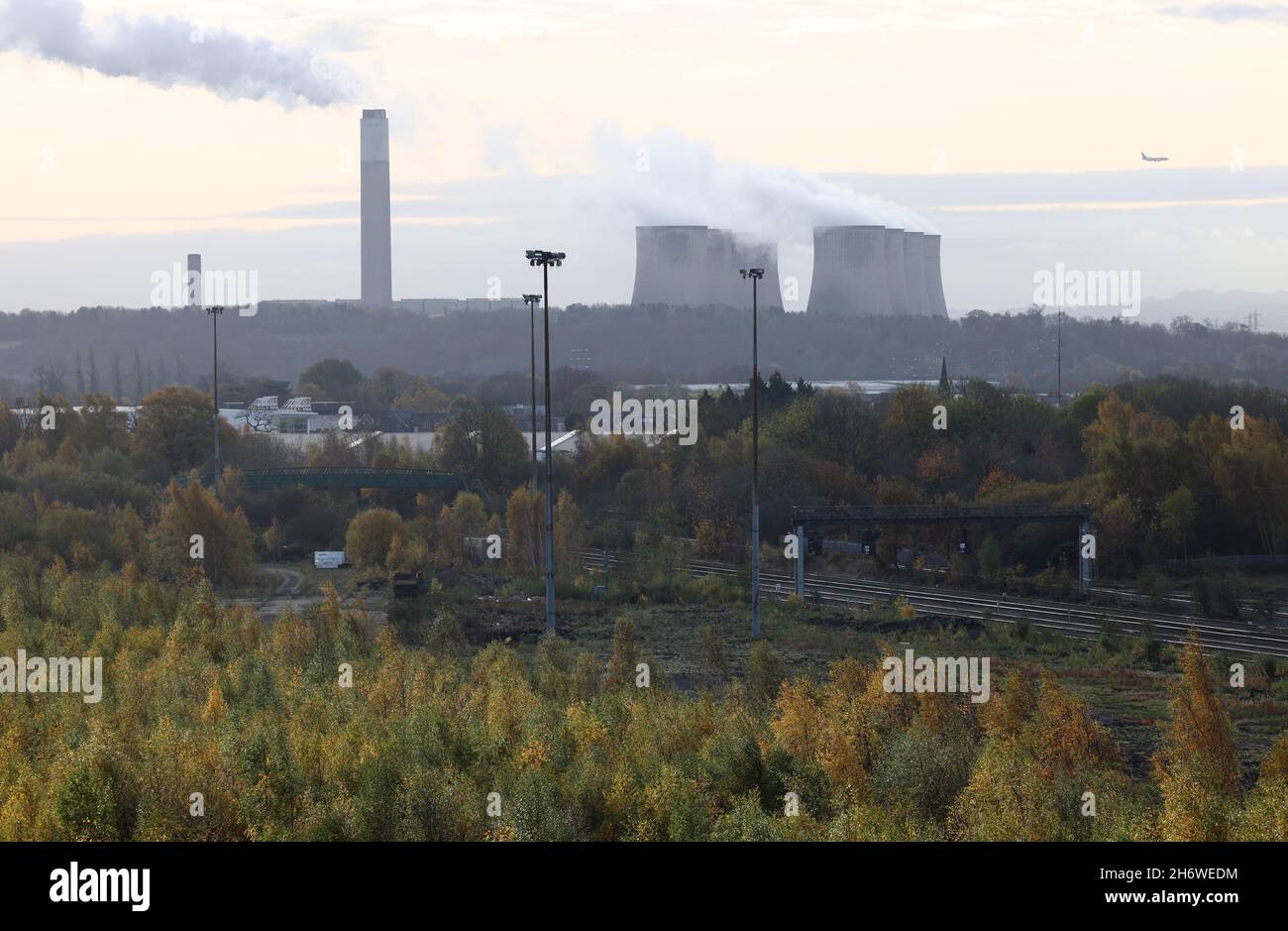 Toton, Nottinghamshire, Großbritannien. November 2021. Eine allgemeine Ansicht zu Toton Sidings, wo der geplante HS2-Hub East Midlands gestrichen wurde, nachdem die Regierung den Leeds-Teil der HS2-Hochgeschwindigkeitsstrecke verschrottet hatte. Credit Darren Staples/Alamy Live News. Stockfoto