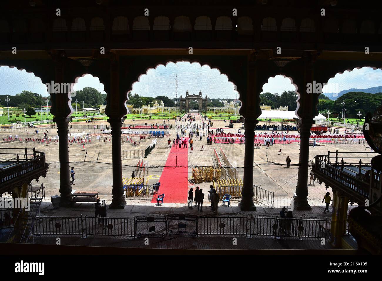 Außenansicht aus dem Inneren des mysore Palastes, indien Stockfoto