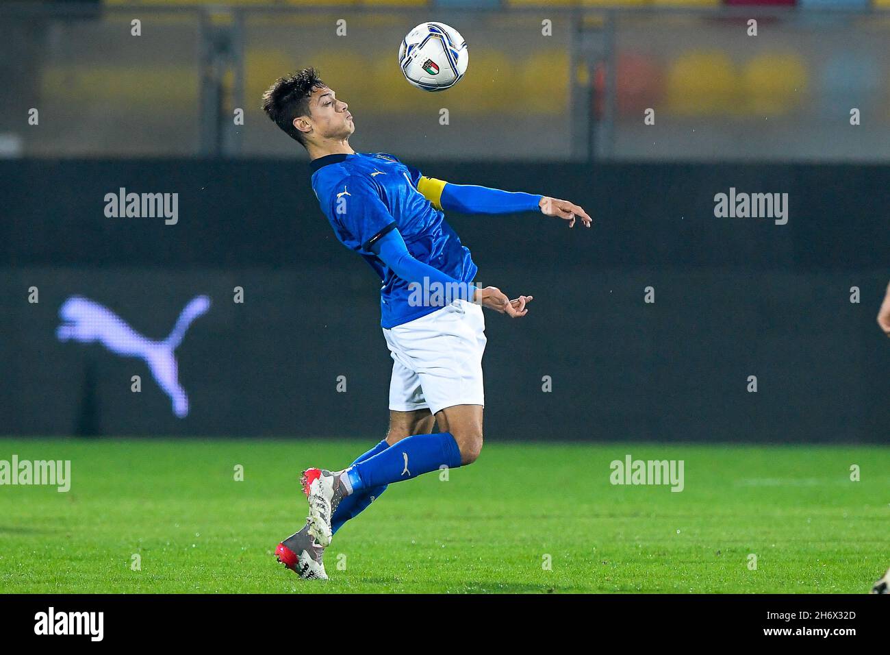 Stadio Benito Stirpe, Frosinone, Italien. November 2021. International U21 Freundschaftsspiel Fußball, Italien gegen Rumänien; Samuele Ricci aus Italien Kredit: Action Plus Sports/Alamy Live News Stockfoto