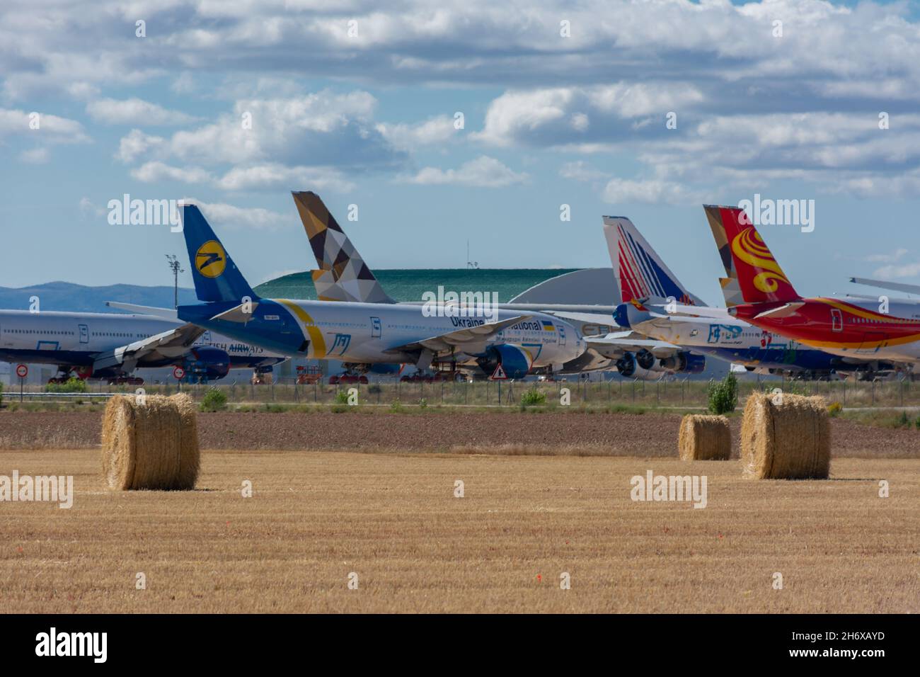 Caude, Teruel, Spanien. 13th. Juli 2021 - Teruel Aerodrome das größte Zentrum für Wartung, langfristige Lagerung und Recycling von Flugzeugen in Europa. Fileds Stockfoto