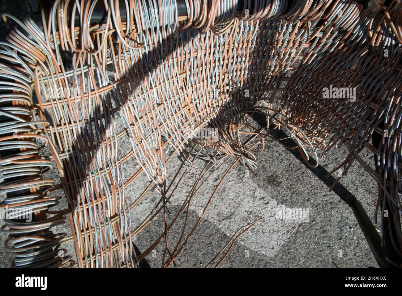 Gebrochener Korbsessel, Dubrovnik, Kroatien. Stockfoto