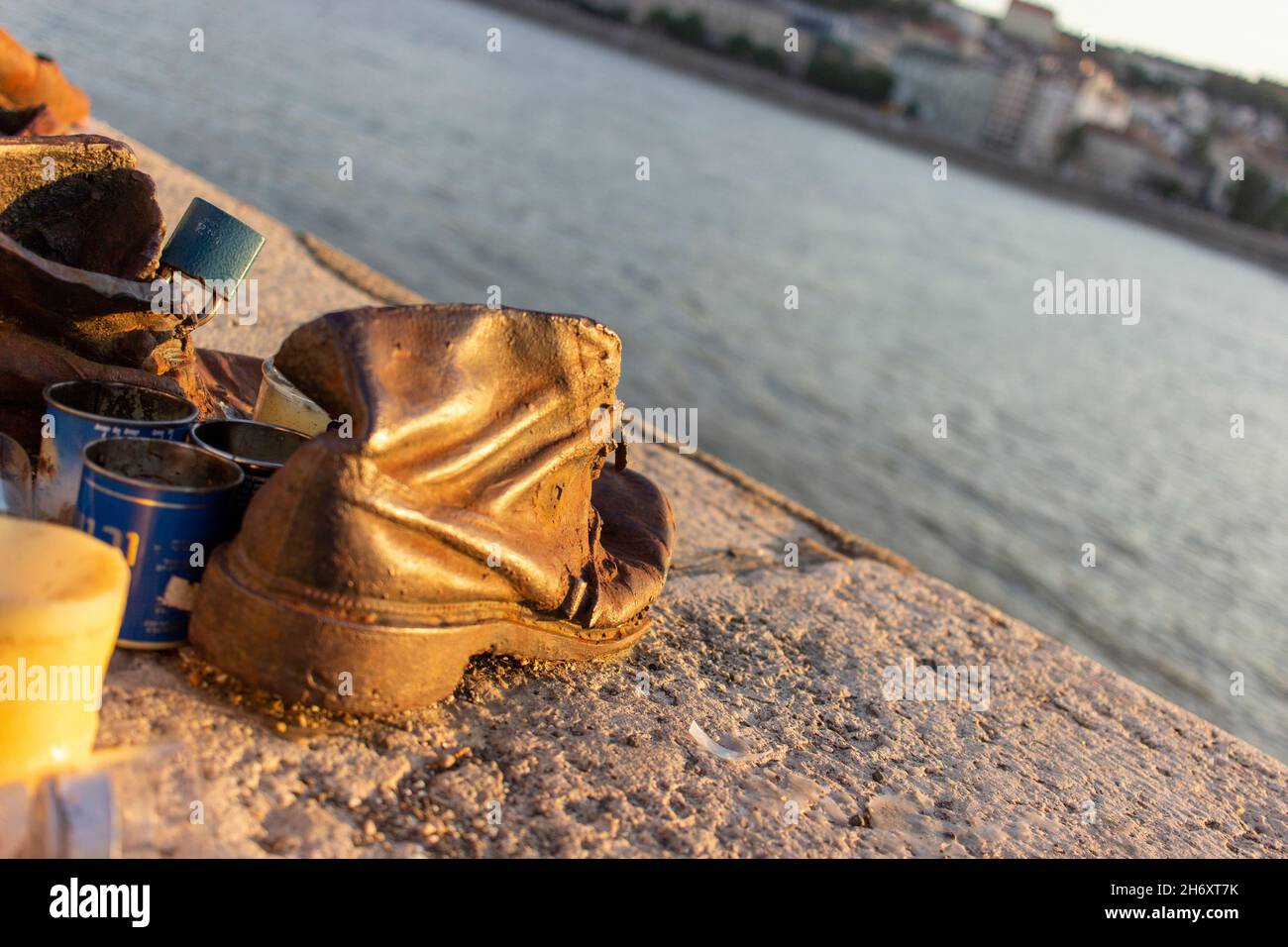 Schuhe am Donauufer in Budapest, Ungarn Stockfoto