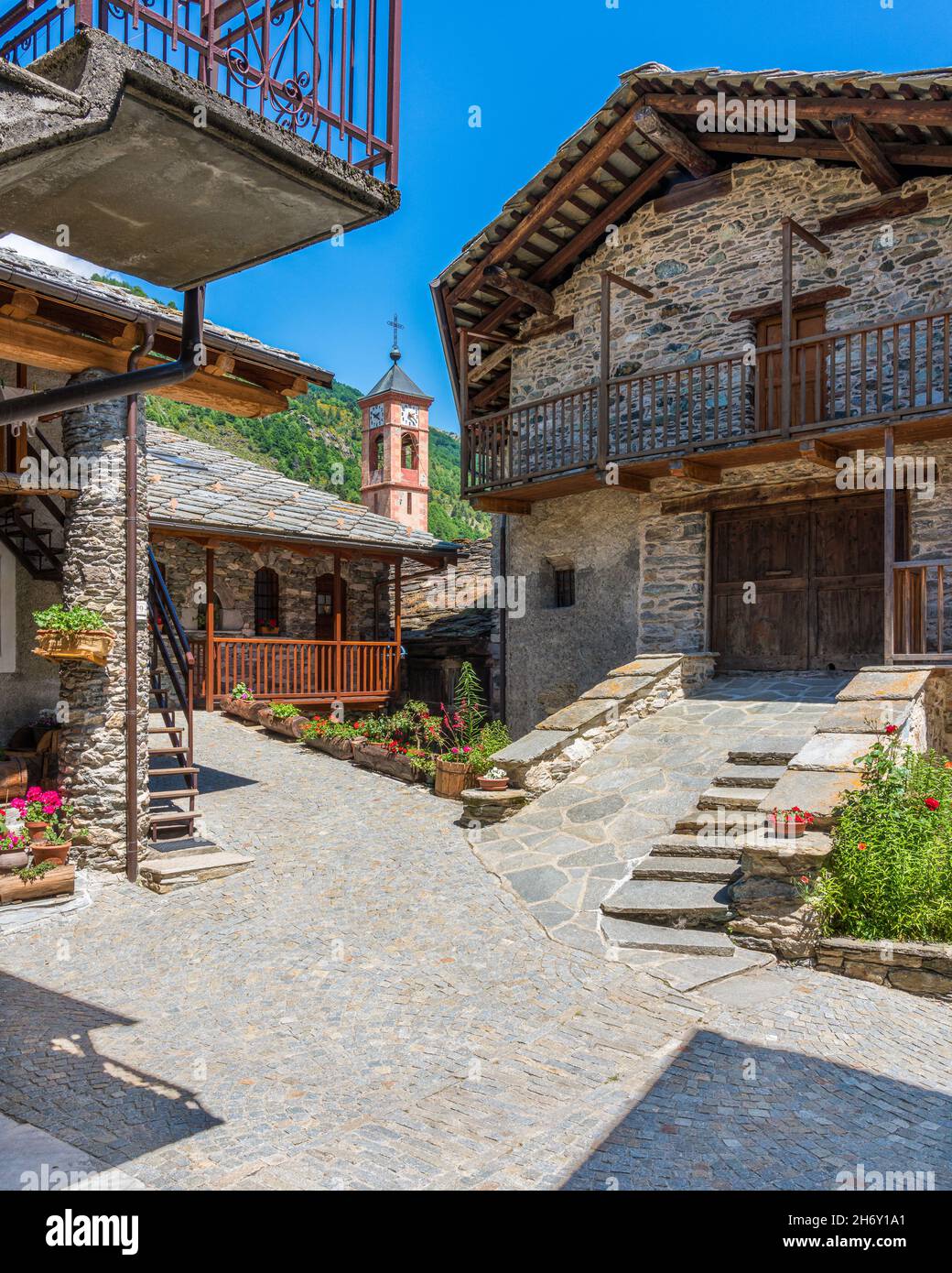 Das malerische Dorf Torrette, im Varaita-Tal. Provinz Cuneo, Piemont, Norditalien. Stockfoto