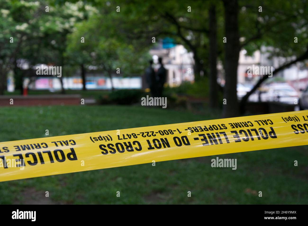 Toronto, Ontario, Kanada - 06/04/2010: POLIZEISCHRANKEN, die an Tatschauplätzen aufgestellt wurden Stockfoto