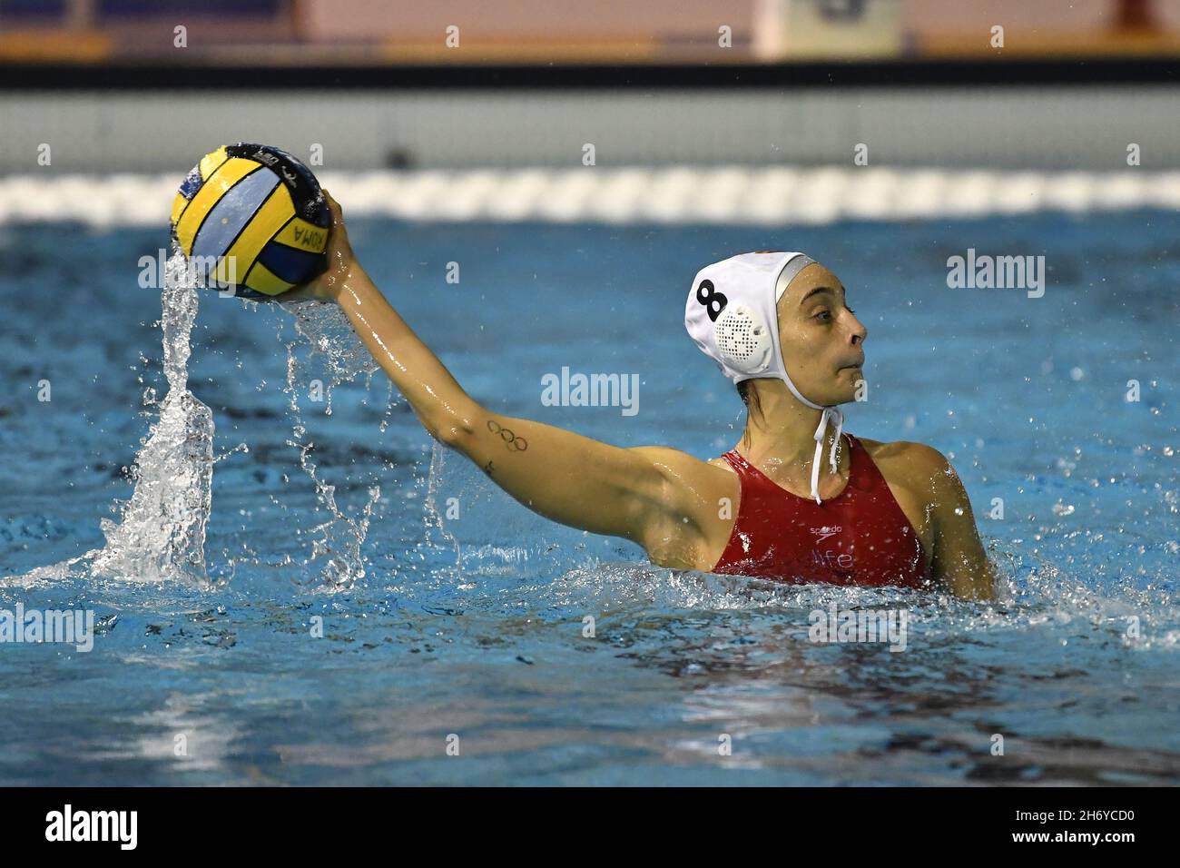 Rom, Italien. November 2021. Chiara Tabani von SIS Roma (ITA) im Einsatz während der Wasserball Euro League Women, Gruppe B, Tag 1 zwischen SIS Roma und ZVL 1886 Tetteroo beim Polo Natatorio, 18. November 2021 in Rom, Italien. Kredit: Unabhängige Fotoagentur/Alamy Live Nachrichten Stockfoto