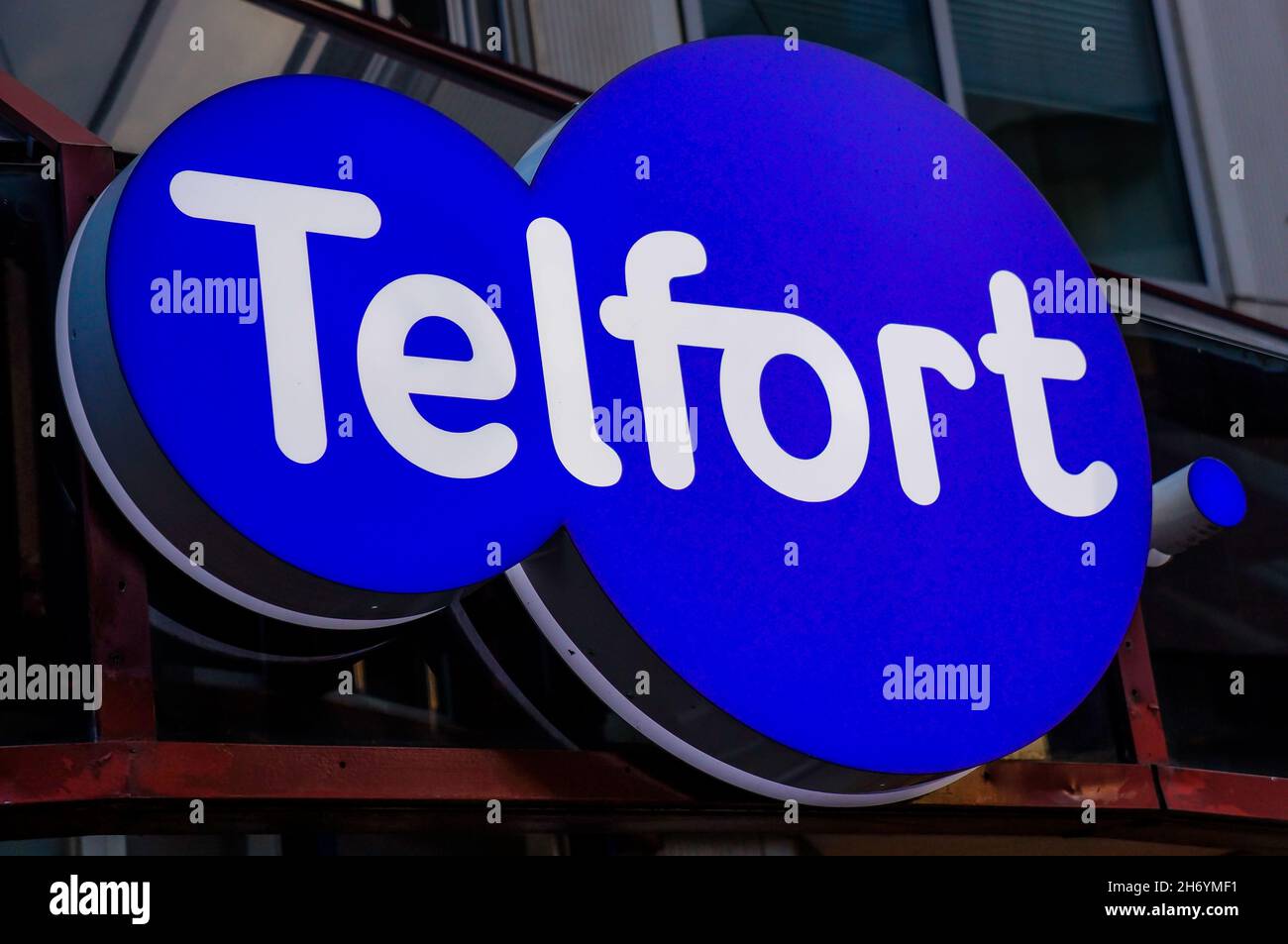 UTRECHT, NIEDERLANDE - 12. Oktober 2011: Nahaufnahme eines Logos des Telekommunikationsunternehmens Telfort in Utrecht, Niederlande Stockfoto