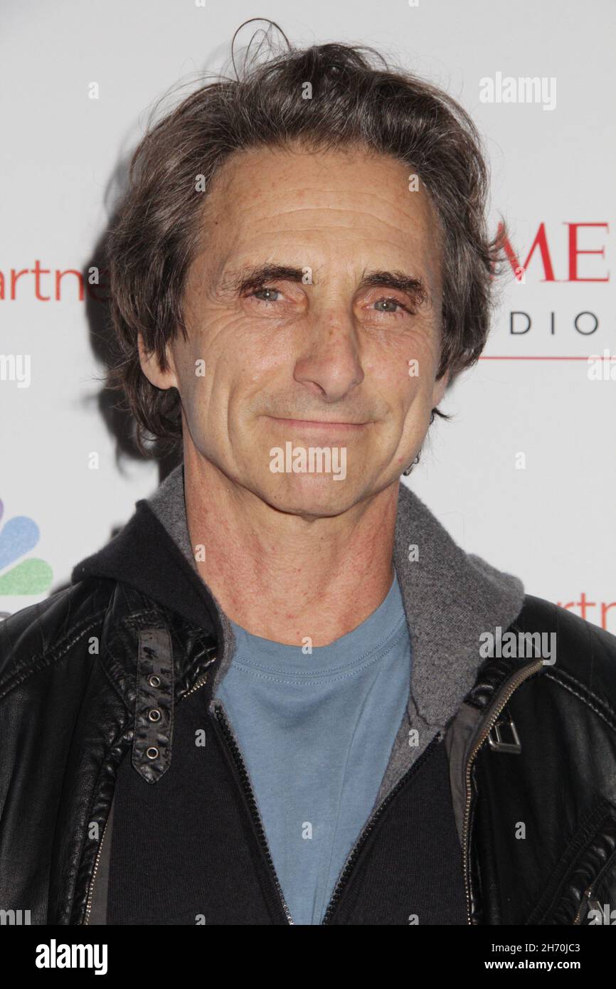 Los Angeles, USA. 18th. November 2021. Lawrence Bender 11/18/2021 die Los Angeles Premiere von 'Paper & Glue' im Museum of Tolerance in Los Angeles, CA Credit: Cronos/Alamy Live News Stockfoto