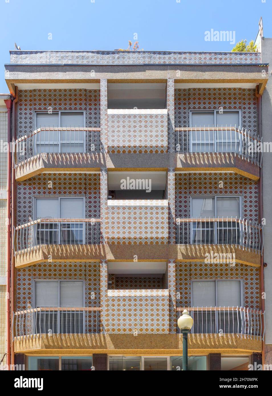 Fragment der Fassade des Hauses. Porto, Portugal Stockfoto