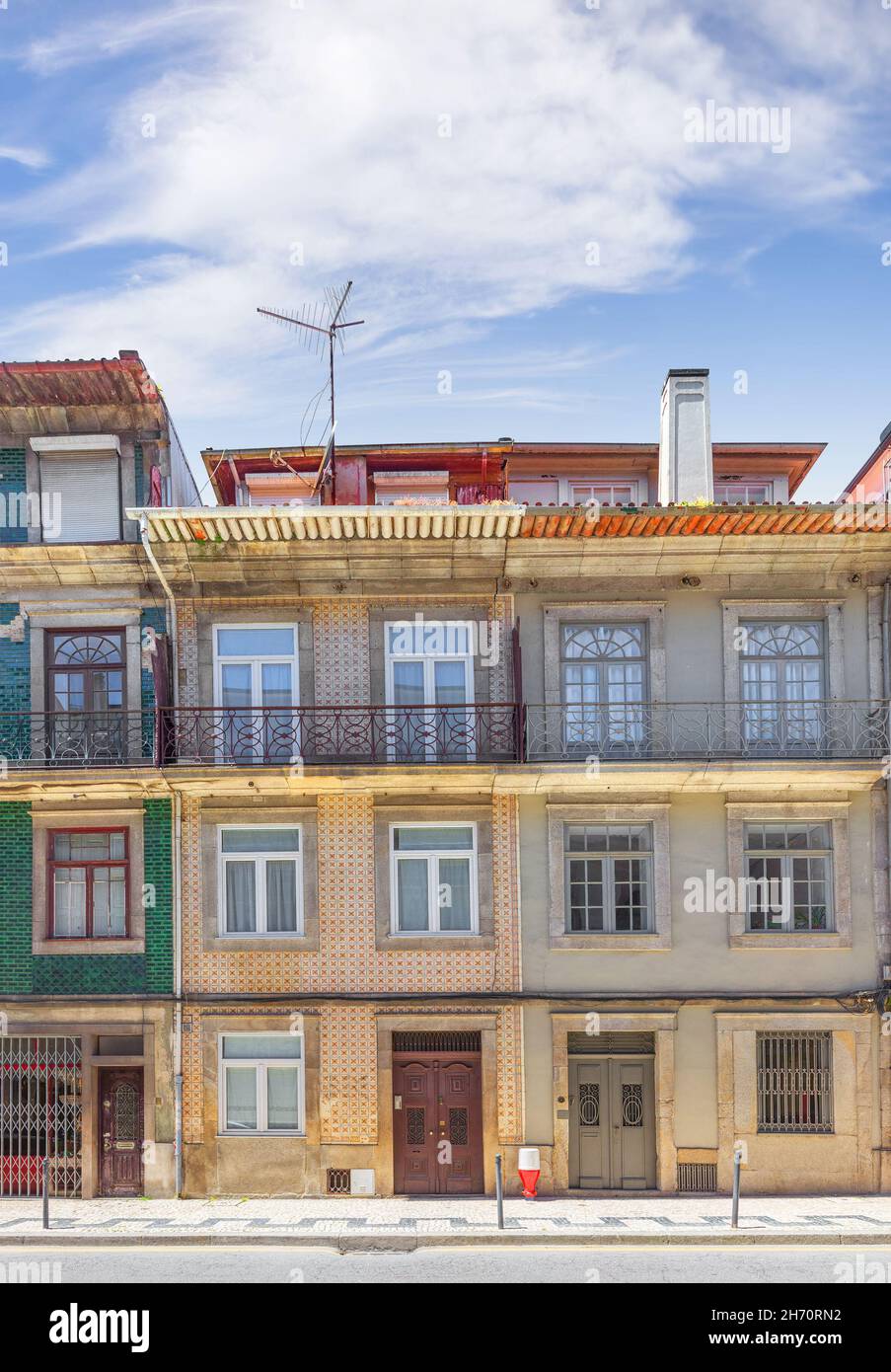 Fragment der Fassade des Hauses. Porto, Portugal Stockfoto