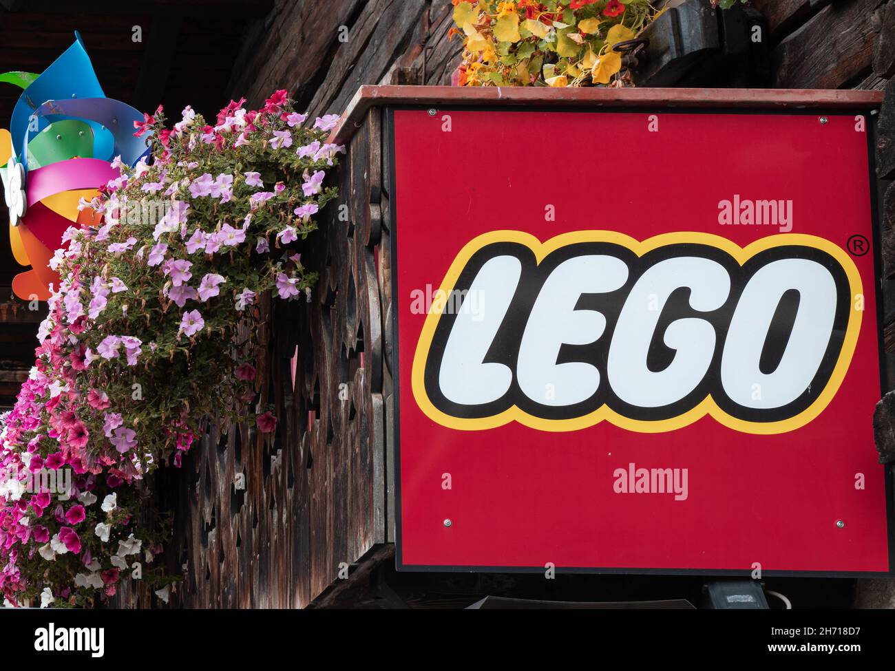 Livigno, Italien - 29. September 2021: Ein Geschäft von Lego, einer Linie von Kunststoff-Bauspielzeugen, die von der Lego Group, einem privat gehaltenen Unternehmen, hergestellt werden Stockfoto