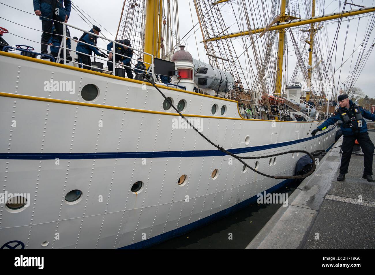 Abwahl des Segelschulschiffes Gorch Fock zu einer Ausbildungsfahrt durch Familienangehörige Stockfoto
