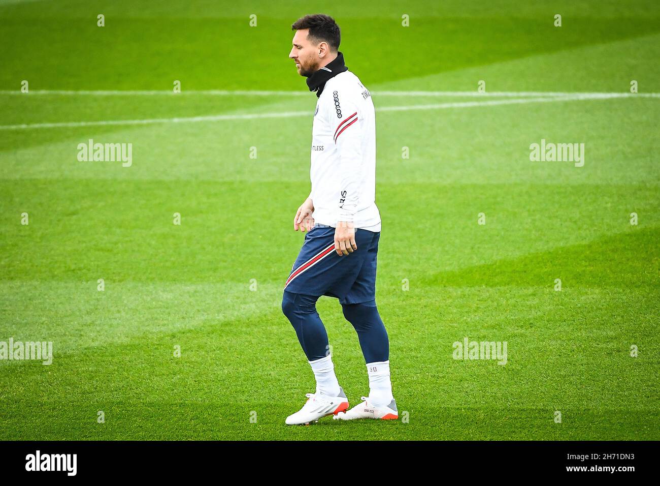 Lionel (Leo) MESSI vom PSG beim Training des Paris Saint-Germain Teams am 19. November 2021 im Camp des Loges in Saint-Germain-en-Laye, Frankreich - Foto: Matthieu Mirville/DPPI/LiveMedia Stockfoto