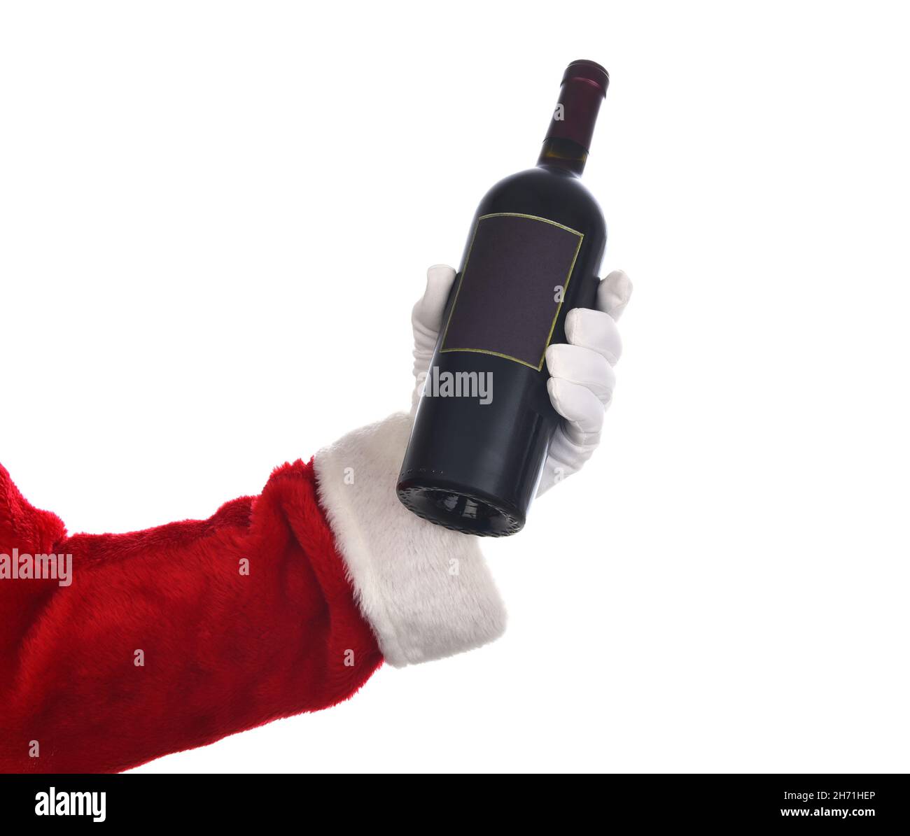 Der Weihnachtsmann hält eine Flasche Rotwein in der Hand. Nur Hand und Ärmel, isoliert auf Weiß. Stockfoto