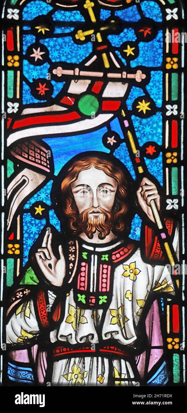 Ein Buntglasfenster von Frederick Preedy, das den auferstandenen Christus darstellt, St. Lawrence Church, Weston-Sub-Edge, Gloucestershire Stockfoto