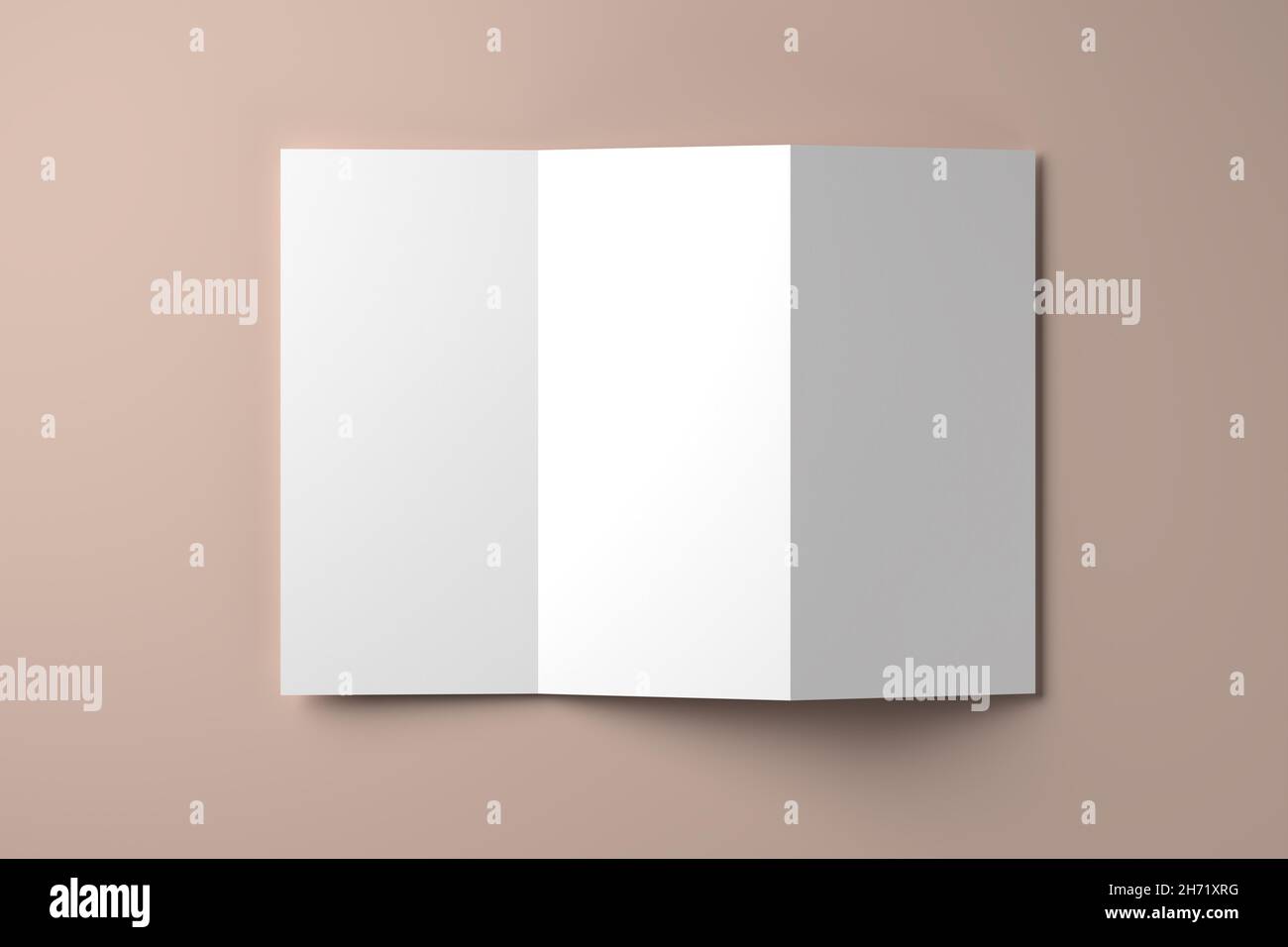 Flyer-Mockup mit Akkordeonfalte (Zickzack- oder Leporellofalte) auf beigefarbenem Hintergrund Stockfoto