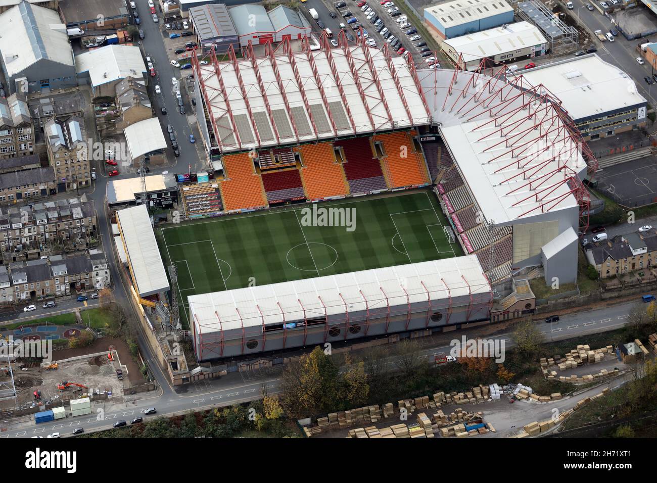 Luftaufnahme der Valley Parade, der Heimat des Bradford City Football Club, West Yorkshire Stockfoto