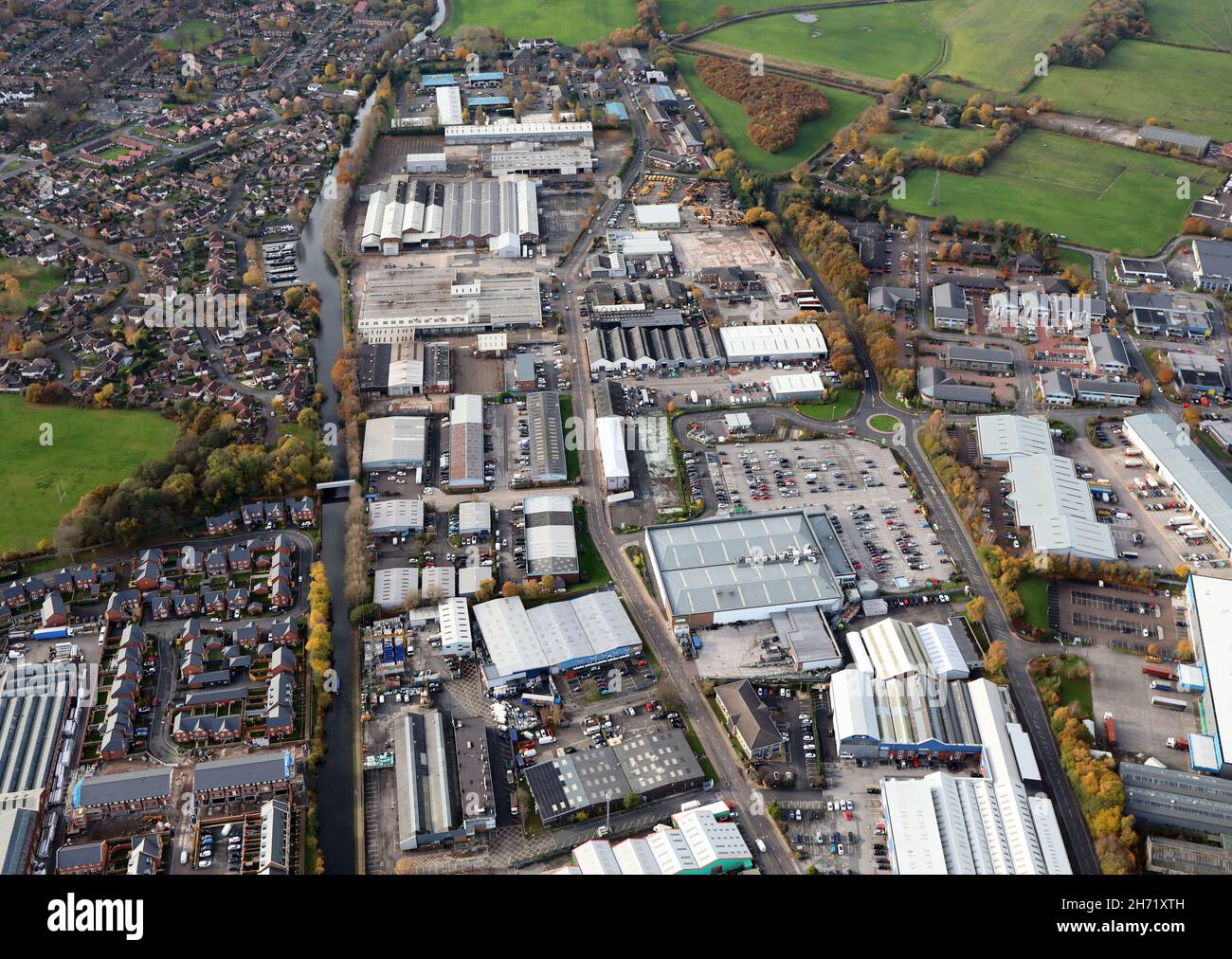 Luftaufnahme aus dem Osten von Stag Industrial Estate, Broadheath, Altrincham, Greater Manchester Stockfoto