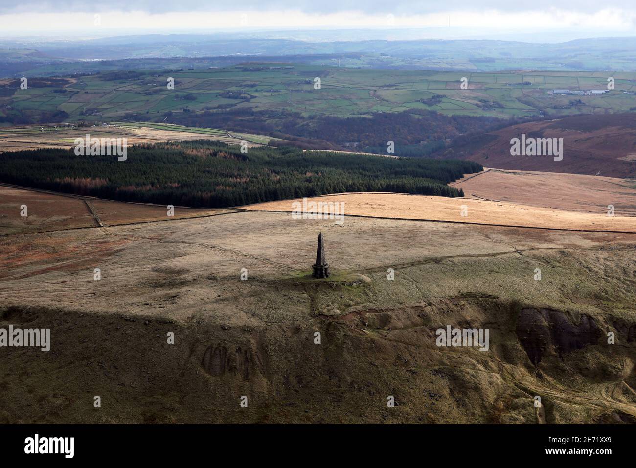 Luftaufnahme des Stoodley Pike Monument, Todmorden, Lancashire, Großbritannien Stockfoto