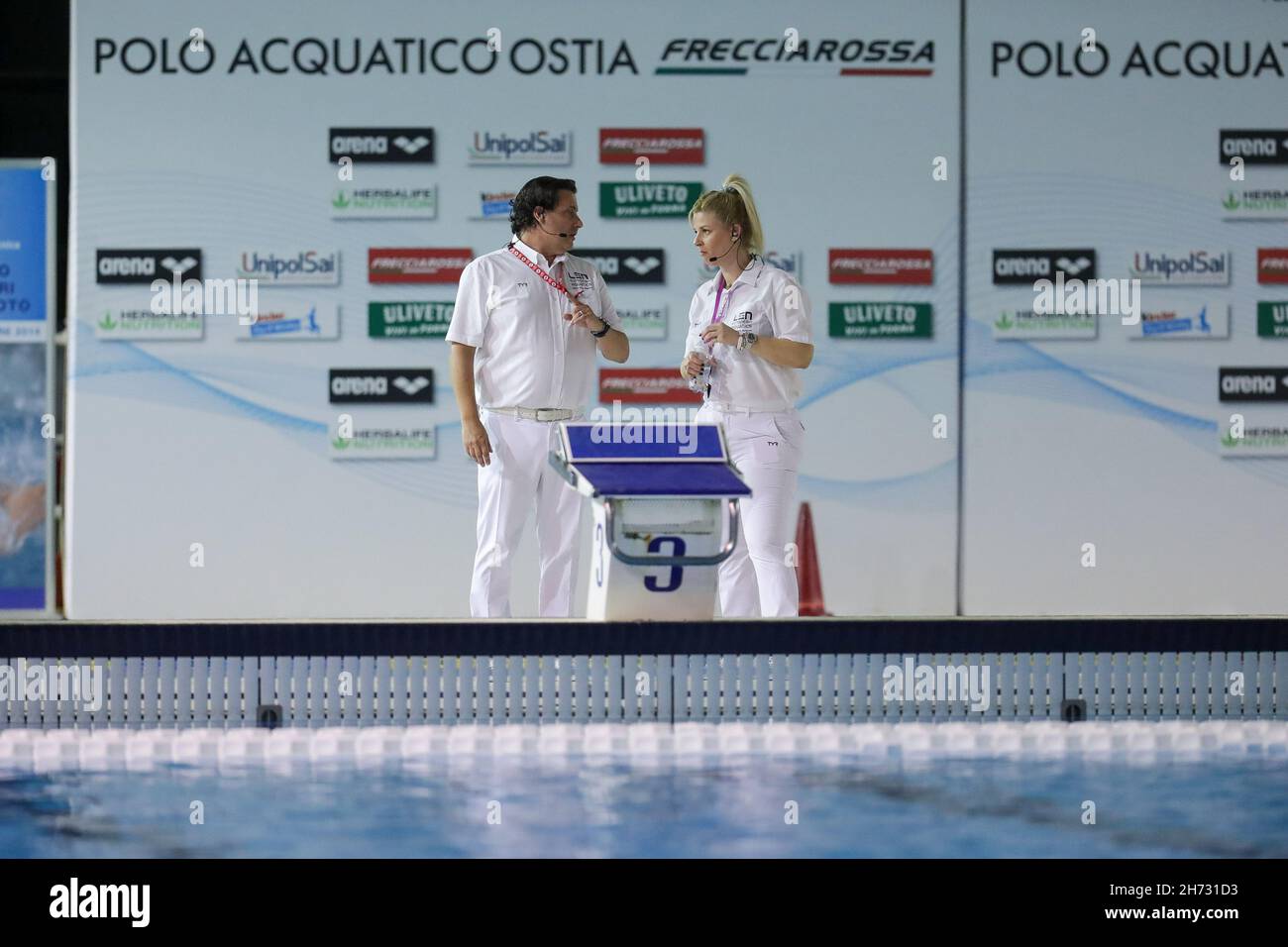 Schwimmbad Polo Natatorio, Rom, Italien, 19. November 2021, Schiedsrichterspiel während des Spiels SIS Roma gegen CN Mediterrani Barcelona - Waterpolo EuroLeague Women Stockfoto