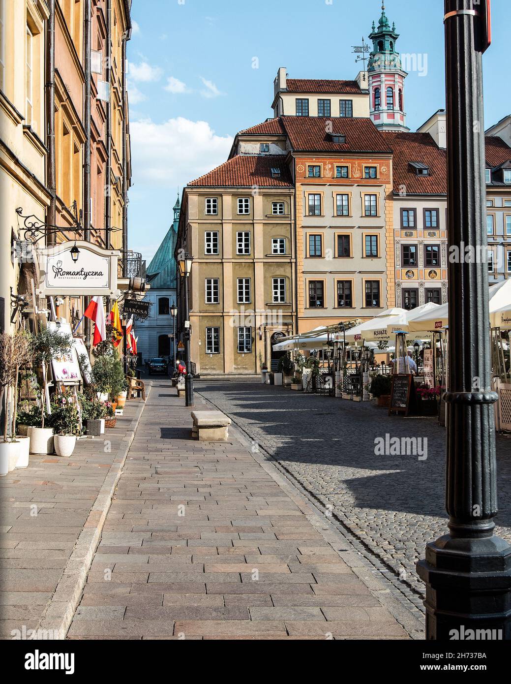 Warschauer Altstadt, Blick an einem Sommerabend auf den Altstädter Ring im historischen Viertel Stare Miasto in Warschau. Stockfoto