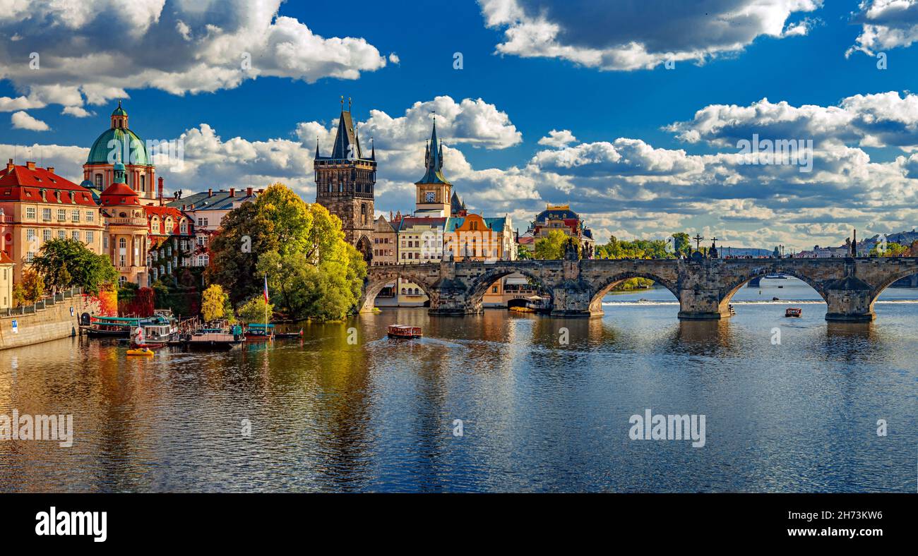 Karlsbrücke an einem sonnigen Tag, Prag, Tschechische republik Stockfoto