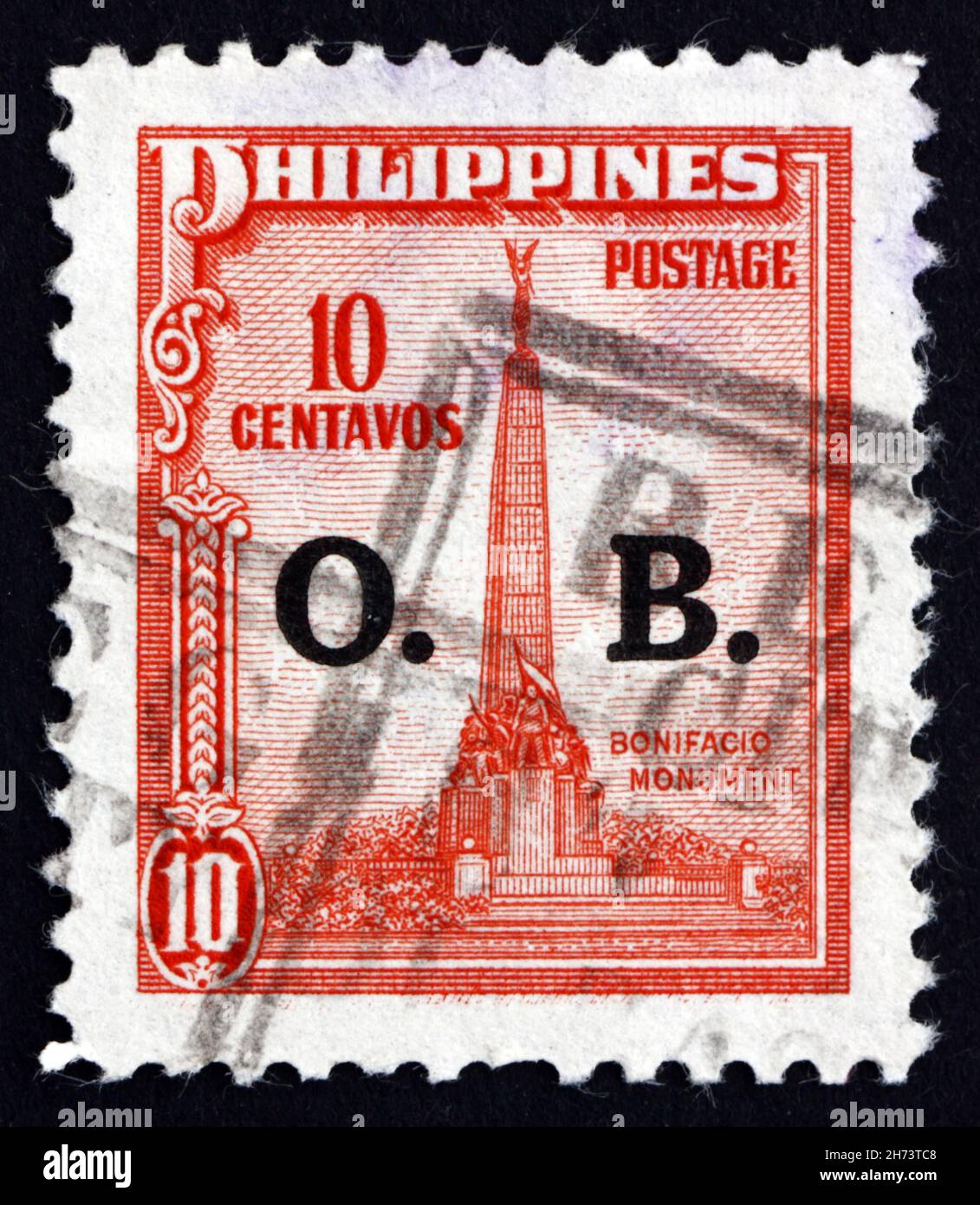 PHILIPPINEN - UM 1948: Eine auf den Philippinen gedruckte Briefmarke zeigt das Bonifacio Monument, das dem Lebenswerk von Andres Bonifacio, Revolutionär, gewidmet ist Stockfoto