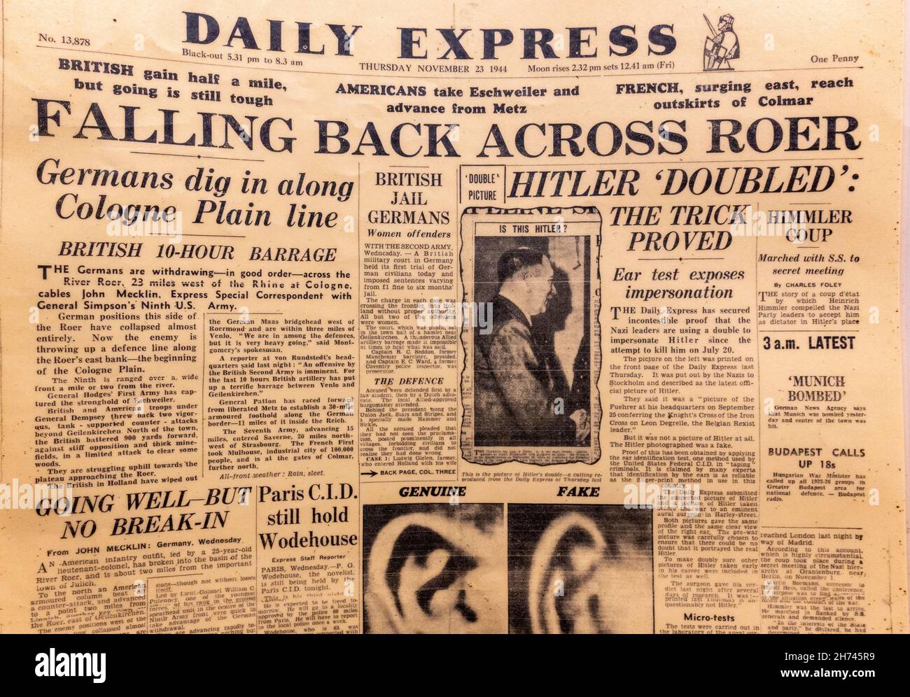 „Falling back Across the Roer“-Überschrift auf der Titelseite des Daily Express am 23rd. November 1944. Stockfoto