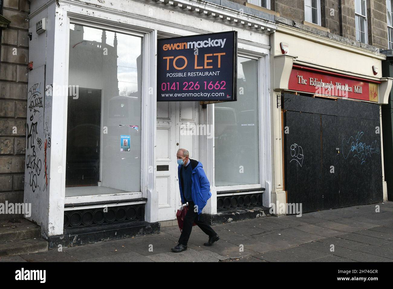 Edinburgh, Großbritannien. November 20 2021. Leere Geschäfte auf der Princes Street, während die Weihnachtszeit beginnt. Credit sst/alamy live News Stockfoto