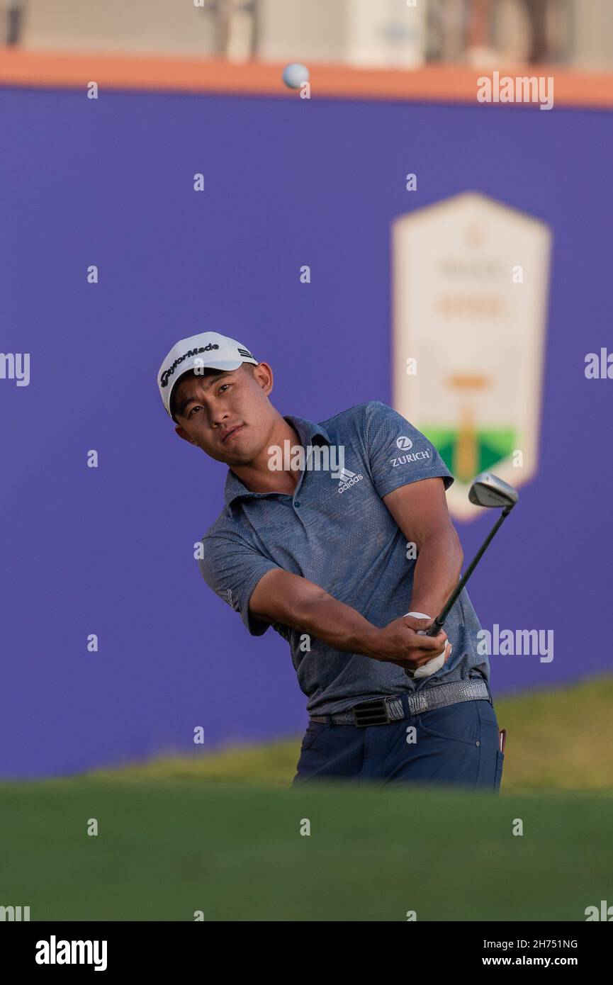 Colin Morikawa aus den USA fährt am 20. November 2021 im Jumeirah Golf Estates, Dubai, VAE, beim DP World Tour Championship Day 3 auf das Grün am 18. Loch. Foto von Grant Winter. Nur zur redaktionellen Verwendung, Lizenz für kommerzielle Nutzung erforderlich. Keine Verwendung bei Wetten, Spielen oder Veröffentlichungen einzelner Clubs/Vereine/Spieler. Kredit: UK Sports Pics Ltd/Alamy Live Nachrichten Stockfoto