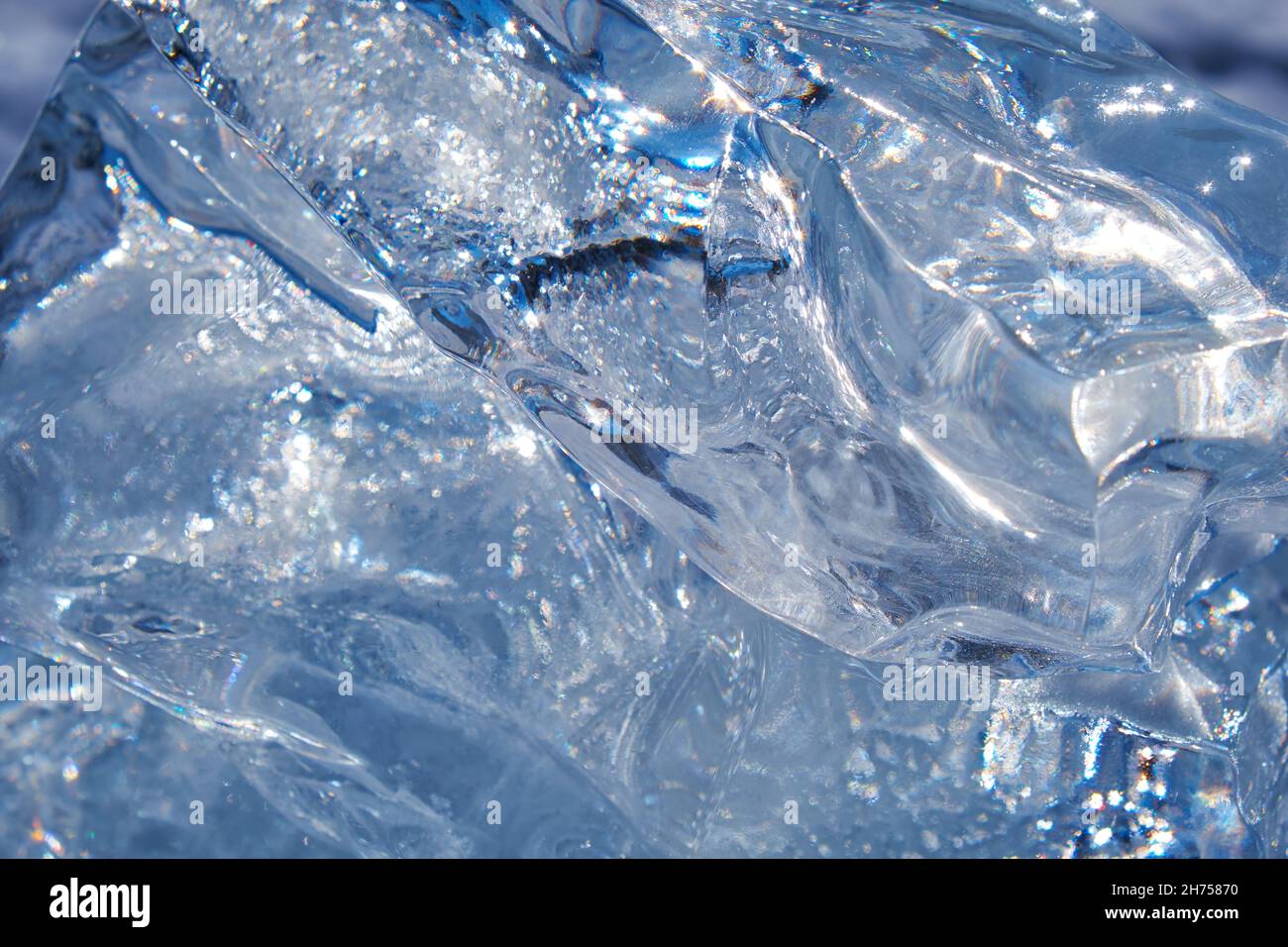Eisschollen-Kristall. Natürlicher Winterhintergrund. Stockfoto