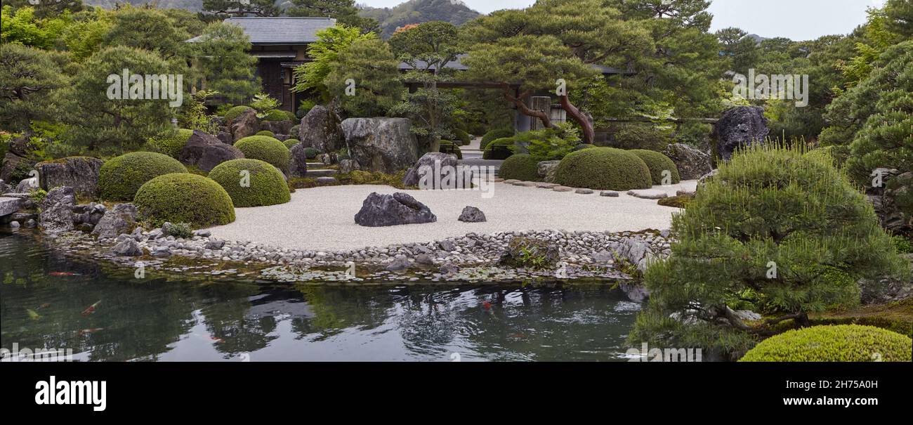 SHIMANE, JAPAN April 2018 : Japanischer Garten des Adachi Museums. Dieser japanische Garten gilt als der beste japanische Garten der Welt. Stockfoto