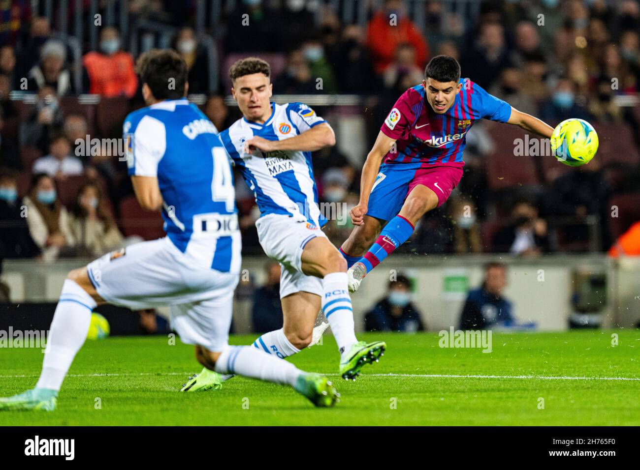 Barcelona, Spanien. 20th. November 2021. ILIAS (FC Barcelona), während des Fußballspiels der Liga zwischen dem FC Barcelona und der RCD Espanyol, im Camp Nou Stadium in Barcelona, Spanien, am 20. November 2021. Foto: Siu Wu. Kredit: dpa/Alamy Live Nachrichten Stockfoto