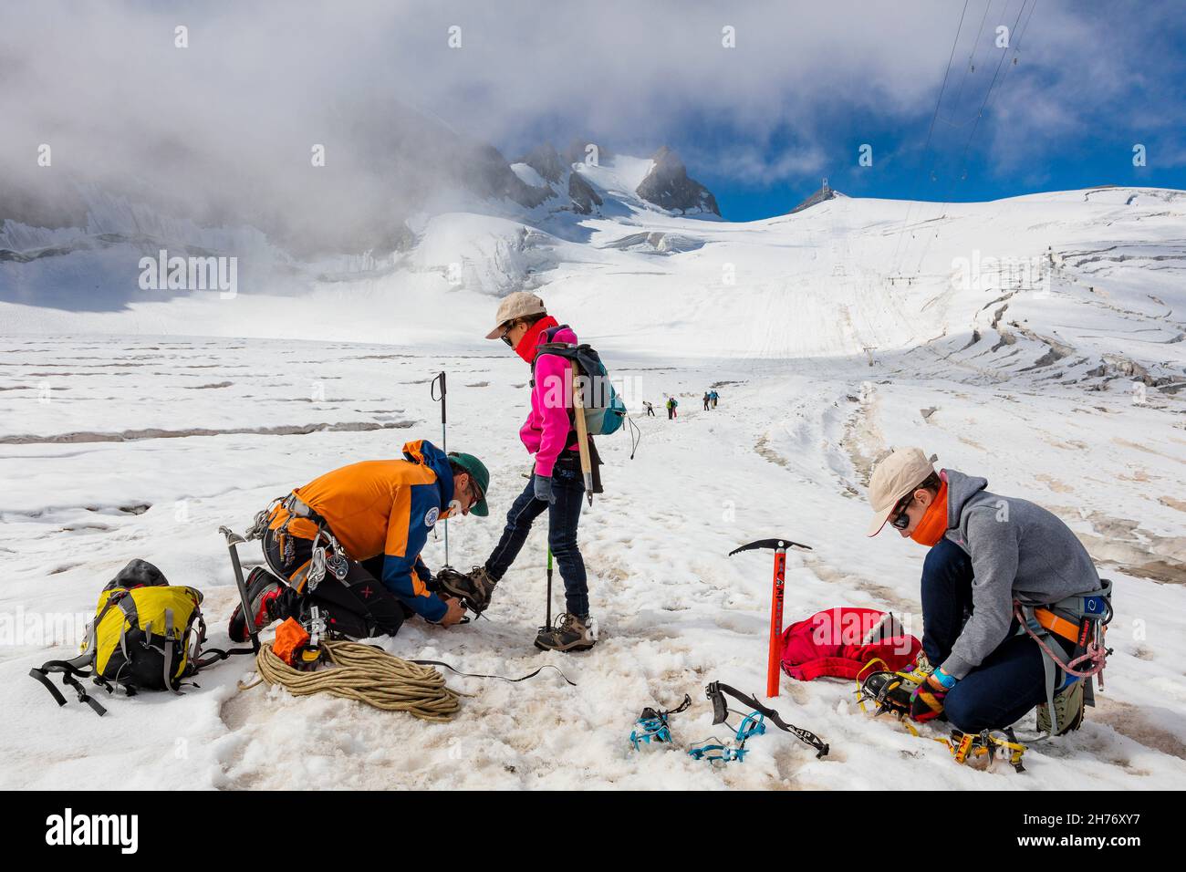 HAUTES-ALPES (05), NATIONALPARK ECRINS, LA GRAVE, LA MEIJE, LE RATEAU, PIC DE LA GRAVE, GIROSE-GLETSCHER, GLETSCHERENTDECKUNG MIT CHRISTOPHE DUREAU, ABSICHTSERKLÄRUNG Stockfoto