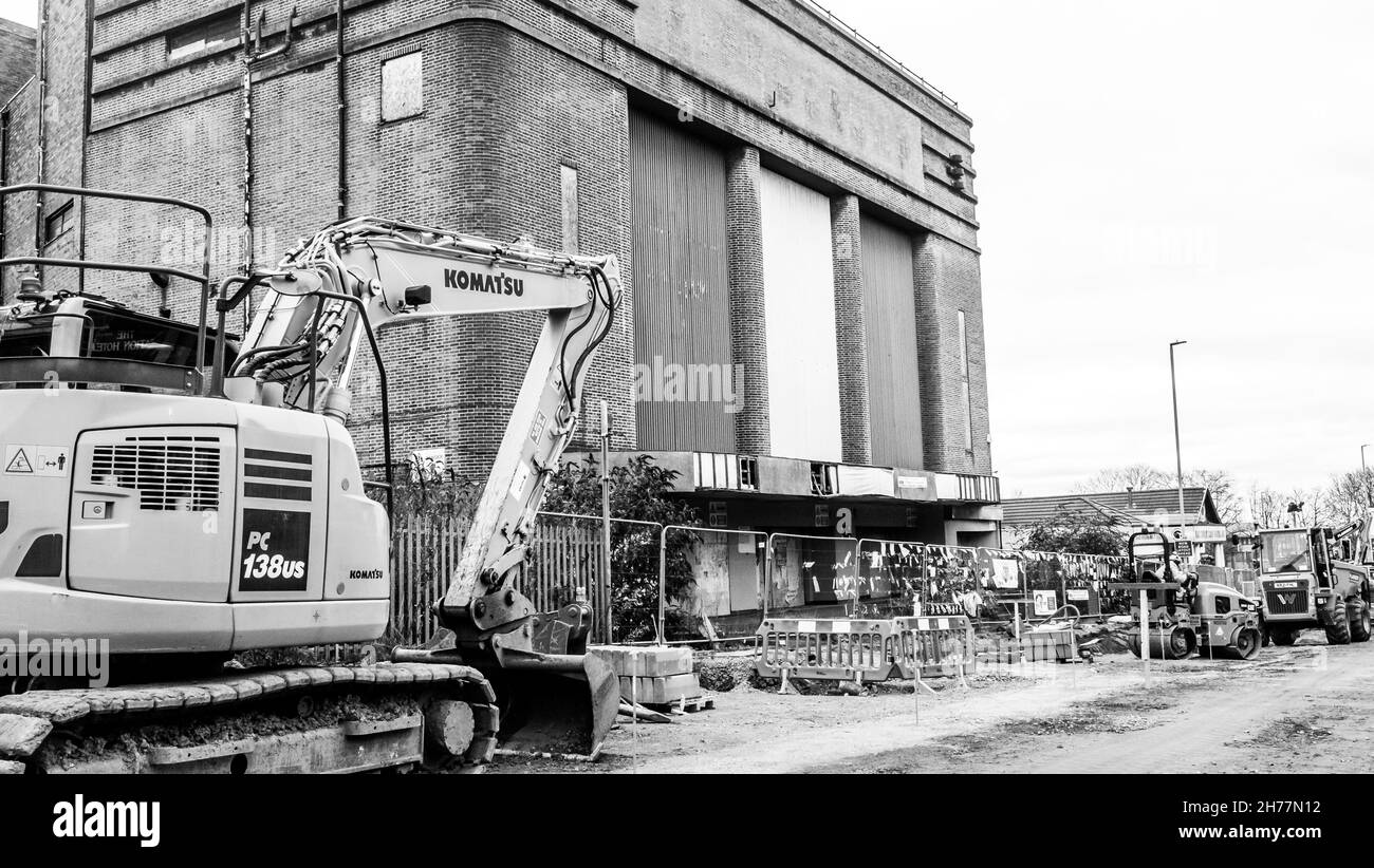 Dudley Hippodrome, Castle Hill der 20th. November ist nun für den Abriss bestimmt und hat wenig Hoffnung, gerettet zu werden. Das ehemalige Dudley Hippodrome hat seit 1974 keine Live-Performance mehr inszeniert und 2009 geschlossen, aber es wurde eine lange Kampagne geführt, um es zu retten. Dudley Metropolitan Borough Council hat £25m von der Regierung gegeben, um ein Universitätszentrum auf dem Gelände zu bauen. 1930s Gebäude beherbergte Acts wie Gracie Fields, Laurel und Hardy, Marlene Dietrich und George Formby und wurde später als Bingohalle genutzt. Stockfoto