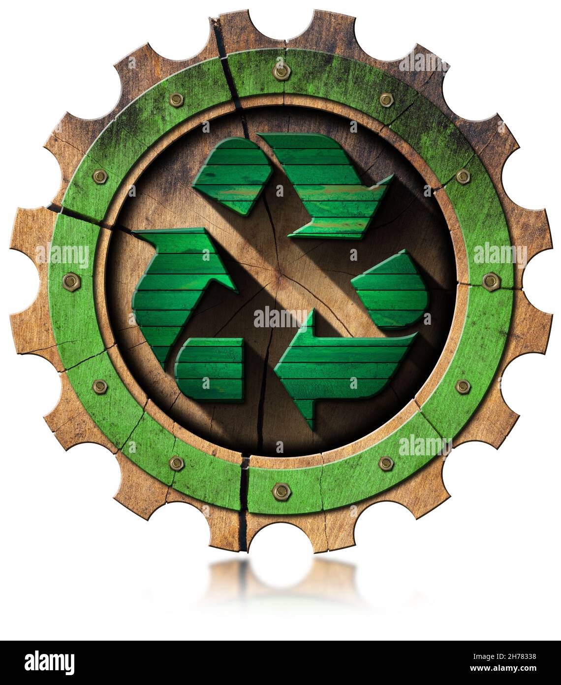 Grünes Holzrecycling-Symbol in einem hölzernen Getriebe. Isoliert auf weißem Hintergrund. Stockfoto