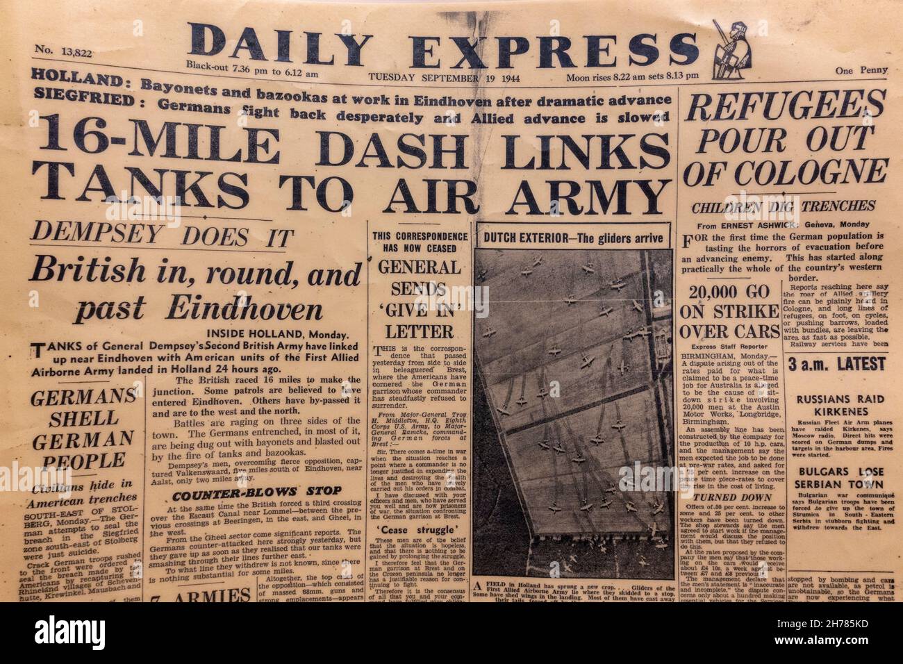 Titelseite des Daily Express am 10th. August 1945 Stockfoto
