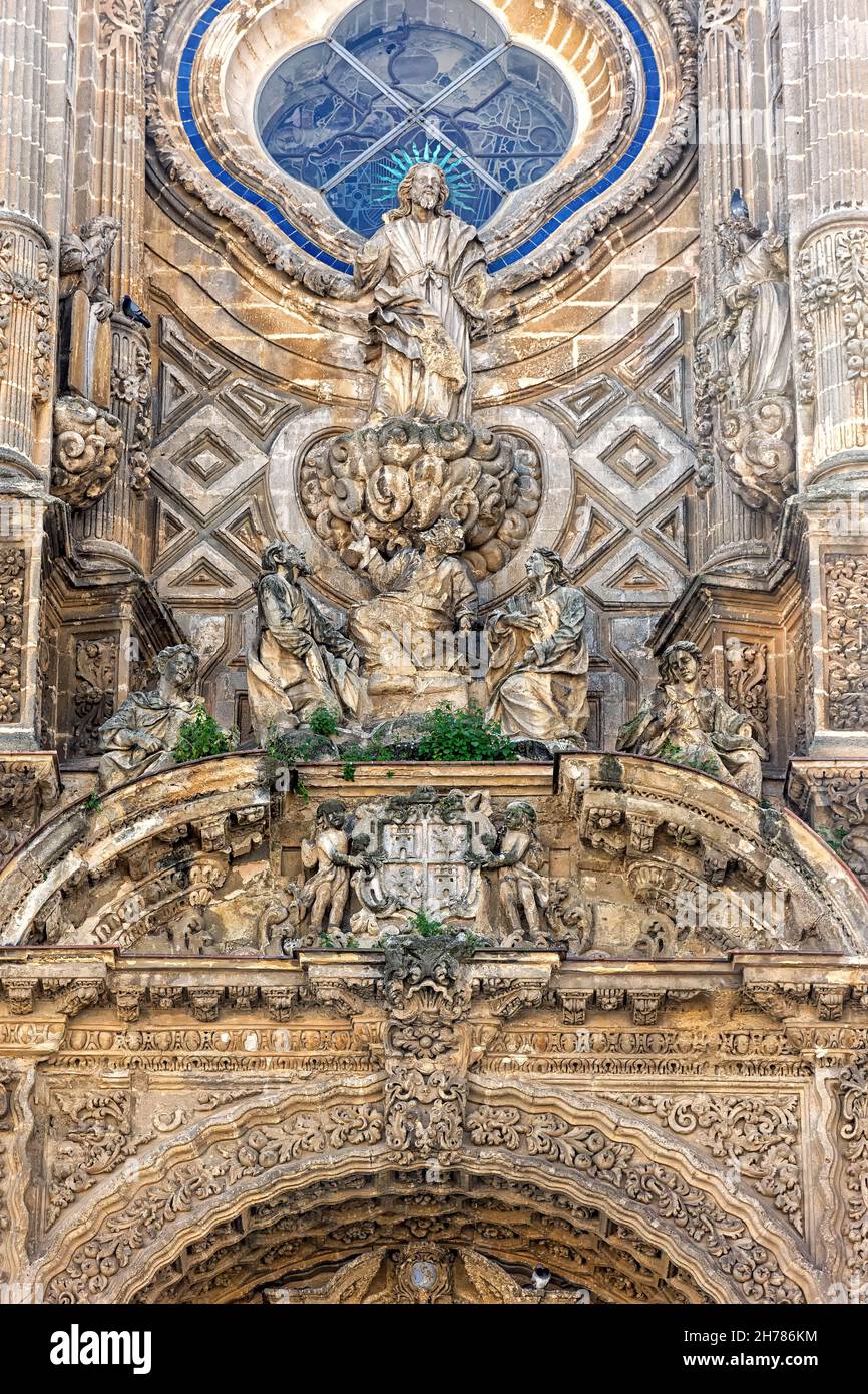 Portada y detalles de la Catedral de Nuestro Señor San Salvador de Jerez de la Frontera Stockfoto