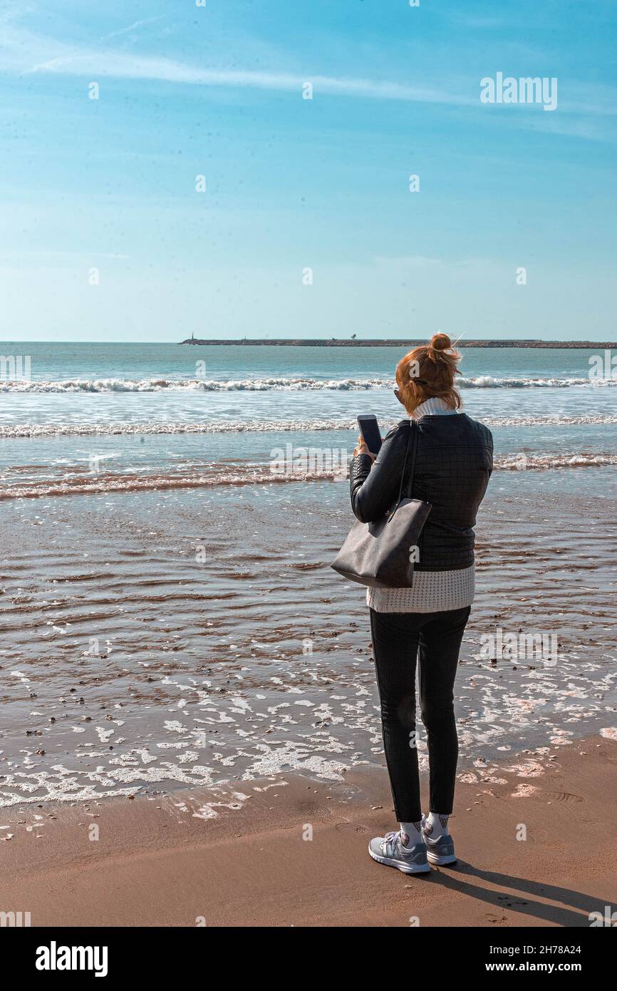 Playa del Puerto de Santa Maria en Invierno, relajación en el mar, colores de invierno Stockfoto