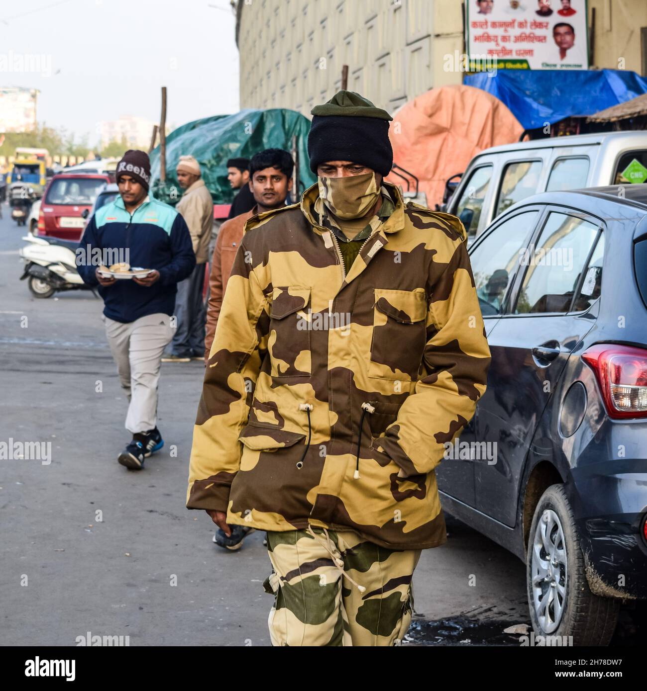 Gazipur, Delhi, Indien – 25 2020. Dezember: Indische Sikh- und Hindu-Bauern aus Punjab, Uttar Pradesh und Uttarakhand protestieren an der Grenze zu Delhi Stockfoto