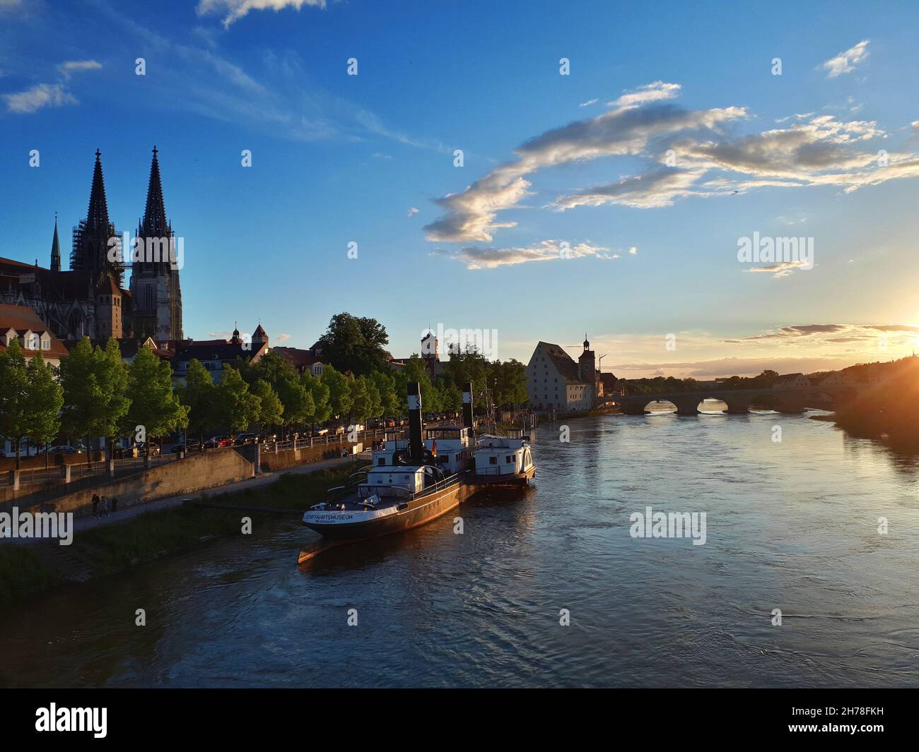 Regensburg, Deutschland: Skyline bei Sonnenuntergang Stockfoto