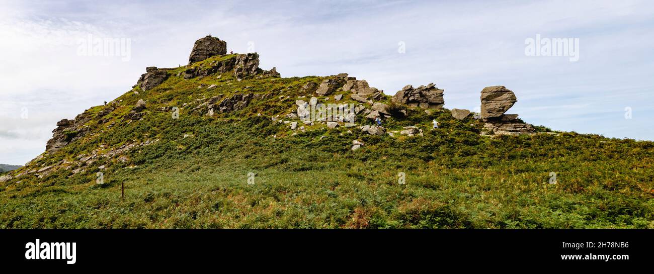 Westlich von Lynton und Lynmouth ist das Valley of Rocks ein geologisches Merkmal der nördlichen Küste von Devon, entlang des Southwest Coast Path. Teil des Exmoor NP. Stockfoto